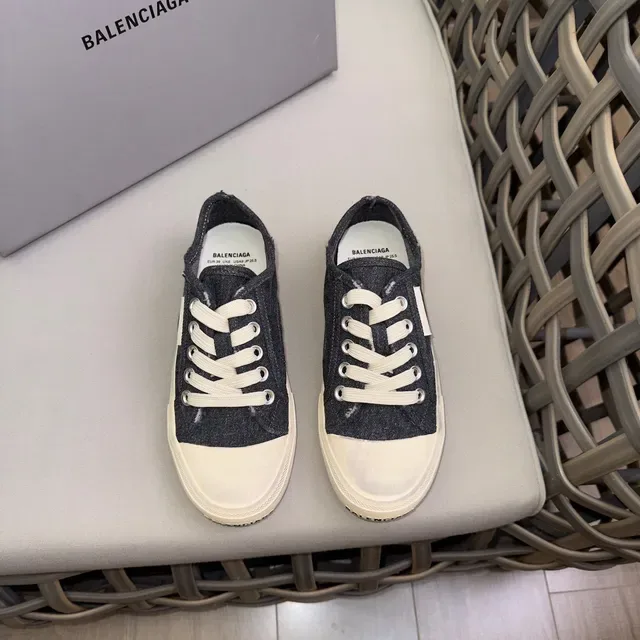 Gray Beige Heather Canvas Upper Off-White Vulcanized Sole Sneakers 2