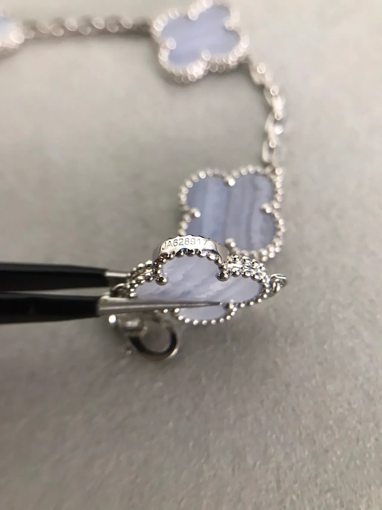Gray Silver Clover-Shaped Links Beaded Bezel Setting Bracelet 4