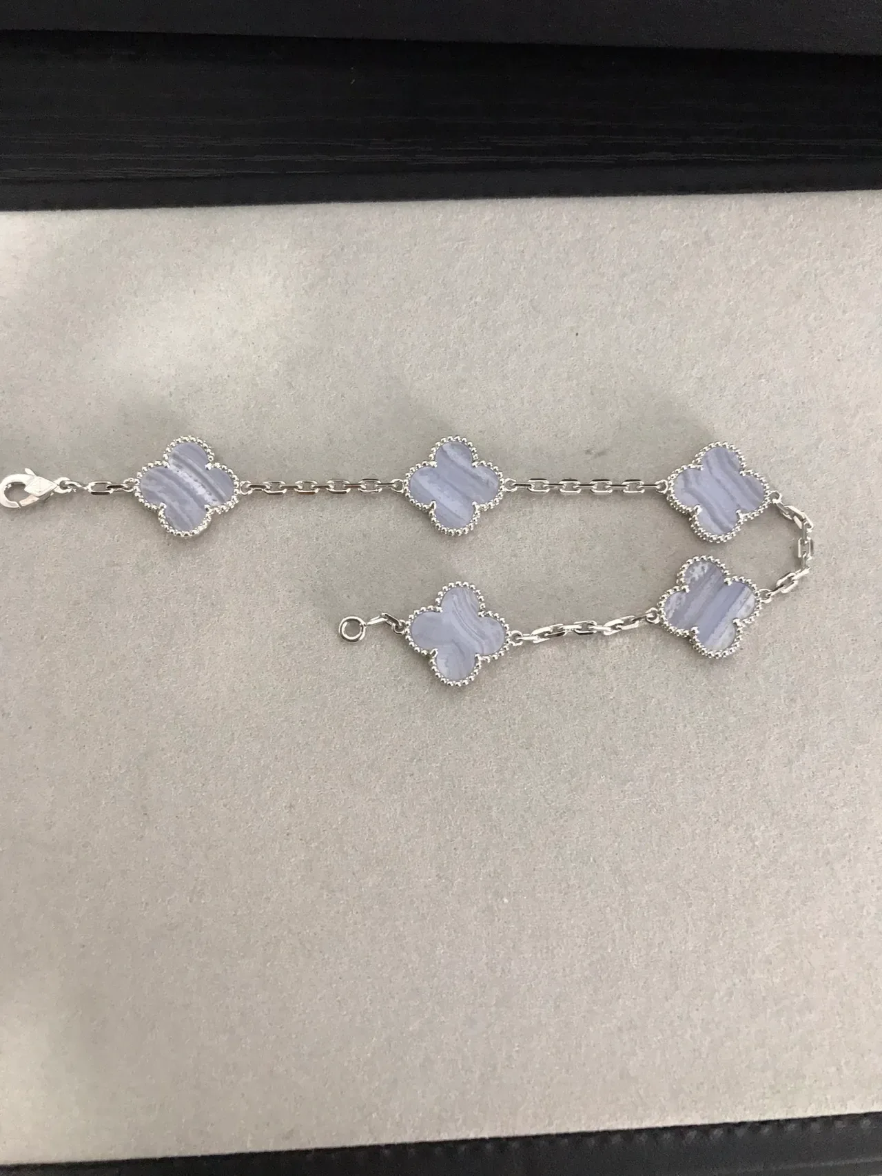 Gray Silver Clover-Shaped Links Beaded Bezel Setting Bracelet 8