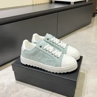 Tênis lifestyle verde e branco superior de lona com motivo floral bordado