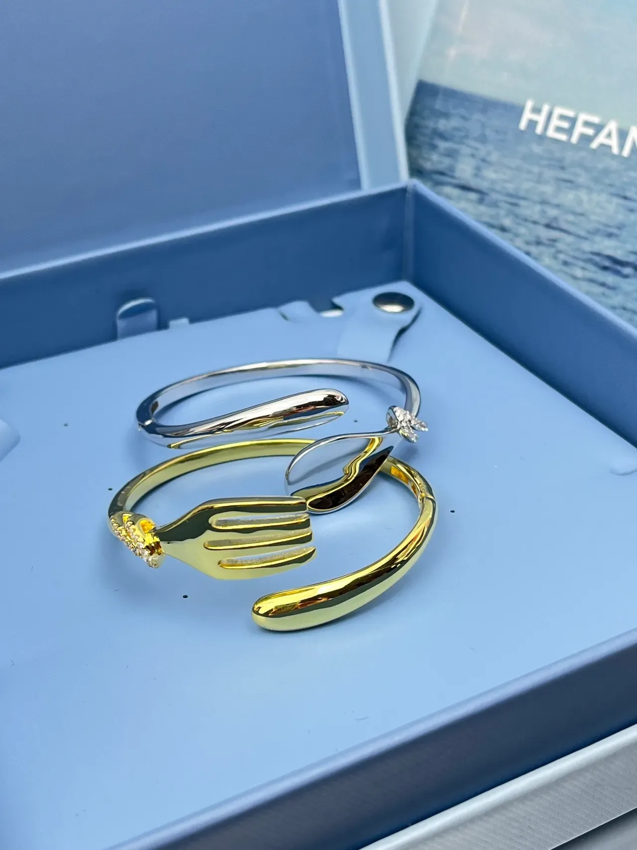 HEFANG Fork Motif Gold-Tone Enamel Crystal Open Bangle Bracelet 7