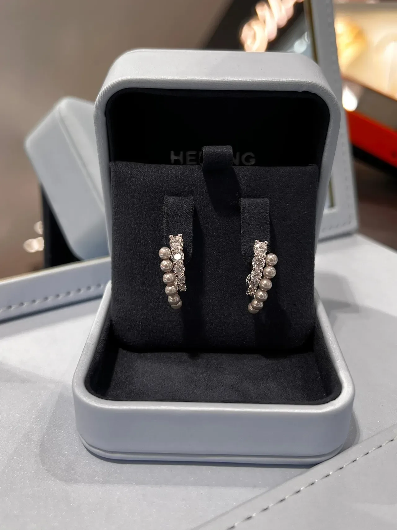 HEFANG Pearl and Crystal Asymmetrical Stud Earrings 3