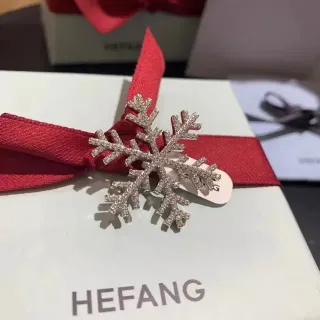 HEFANG स्नोफ्लेक पावे क्रिस्टल ब्रोच