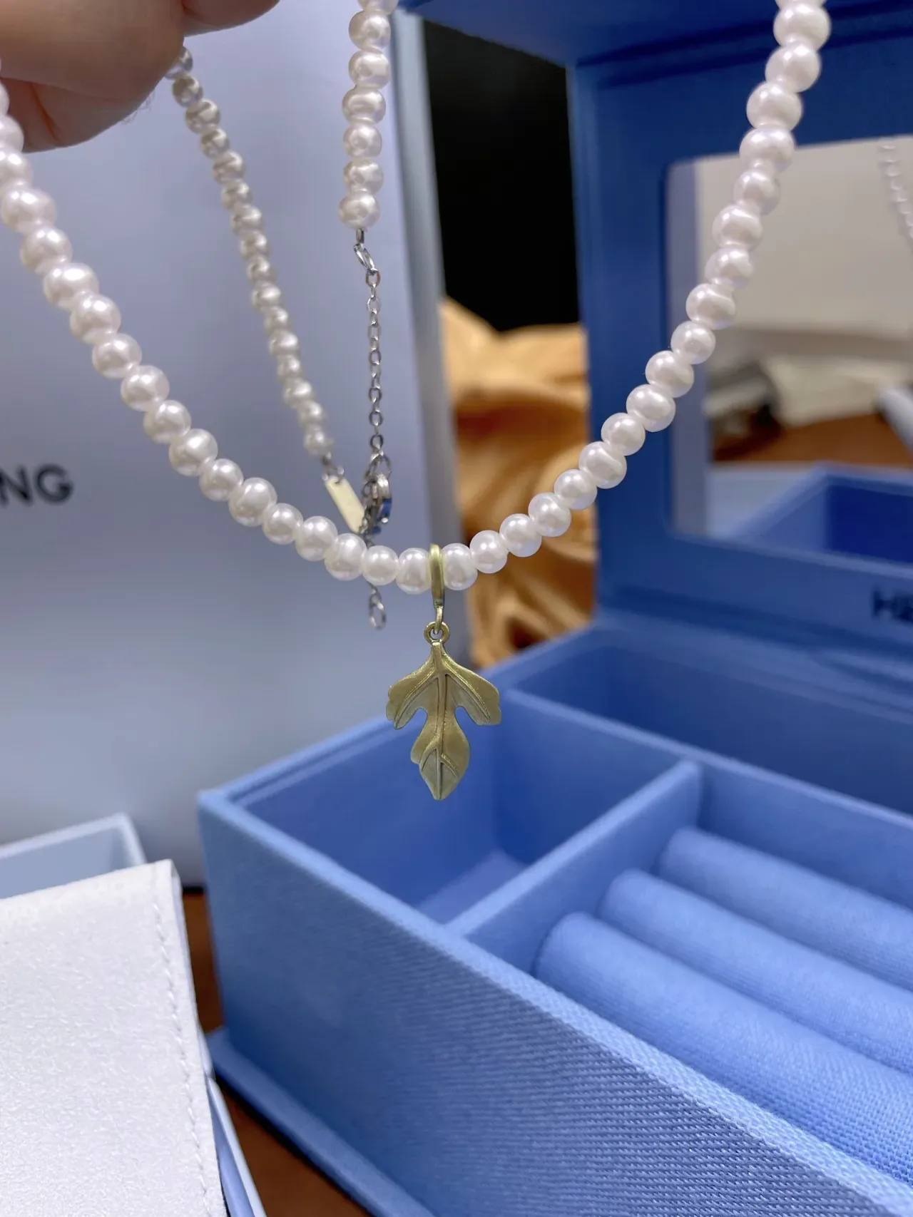 HEFANG White Gold Pearl Strand Leaf Pendant Necklace 9