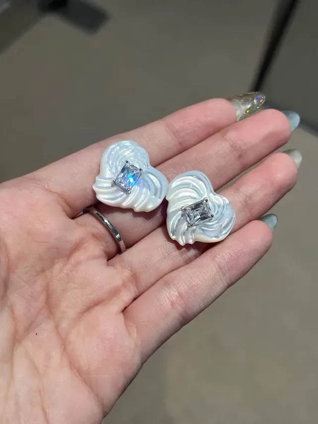 HEFANG White Silver Shell-Inspired Swirl Princess-Cut Stone Earrings 4