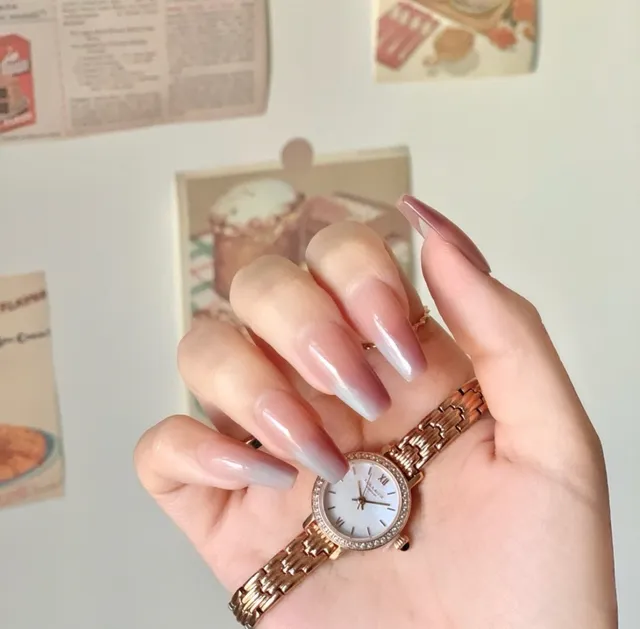 Lola Rose Mini Or Rose Satiné Cadran Mère de Perle Montre Quartz 2
