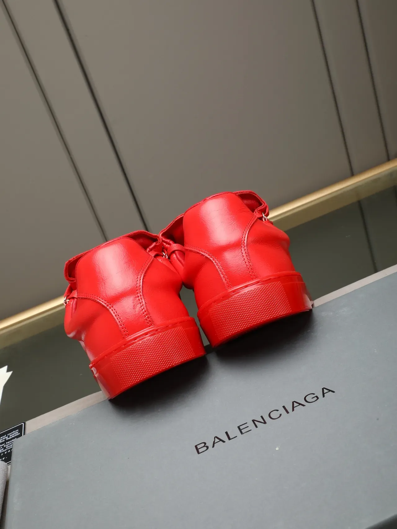 Monochrome Red Smooth Upper Lace-Up Lifestyle Sneaker 3
