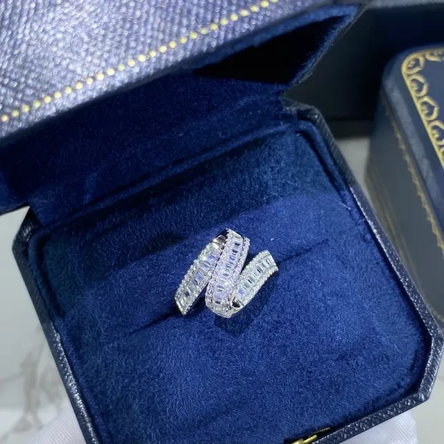 Multi-Row Baguette-Cut Pave Twisted Band Ring 7