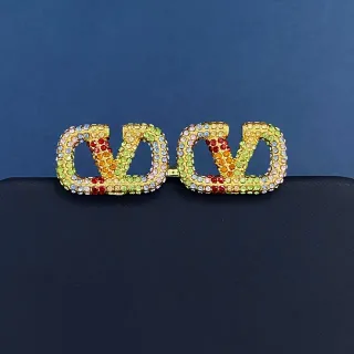 Joias de cristal multicolor pavé de tom dourado com motivo V