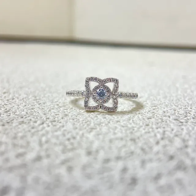 Navy Silver Geometric Floral Halo Pavé-Set Stones Ring 2
