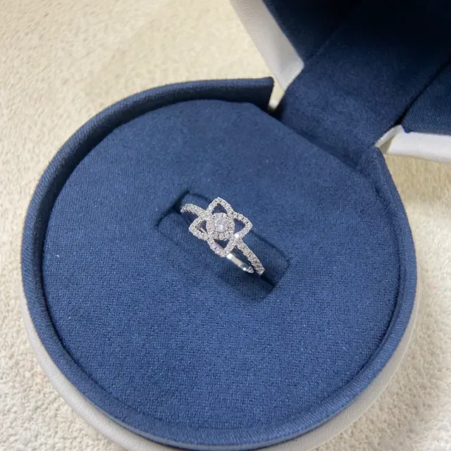 Navy Silver Geometric Floral Halo Pavé-Set Stones Ring 3