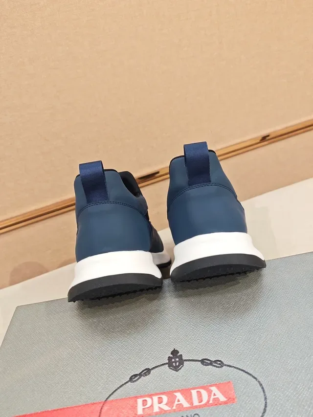 Navy White Slip-On Quilted Upper Sneakers 3
