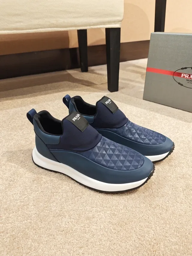 Navy White Slip-On Quilted Upper Sneakers 4
