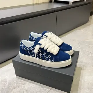 Zapatillas Lifestyle con parte superior de gamuza navy blanco con patrón monograma repetido
