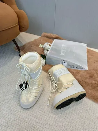 Off-White Insulated Lace-Up Snow Boots 3