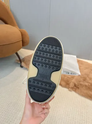 Off-White Insulated Lace-Up Snow Boots 8