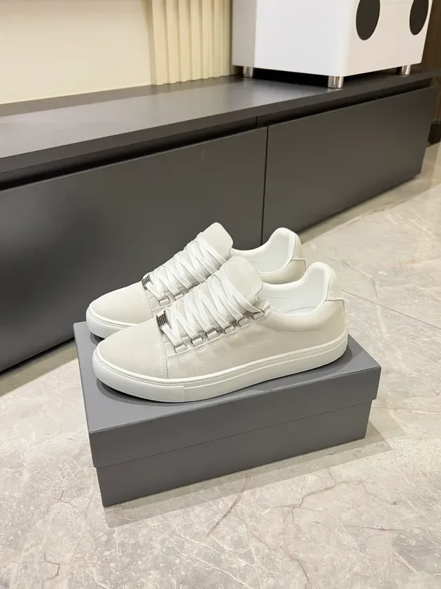 Off-White Low-Top Suede Sneakers 5