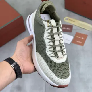 Tênis de baixo verde azeitona e creme em malha
