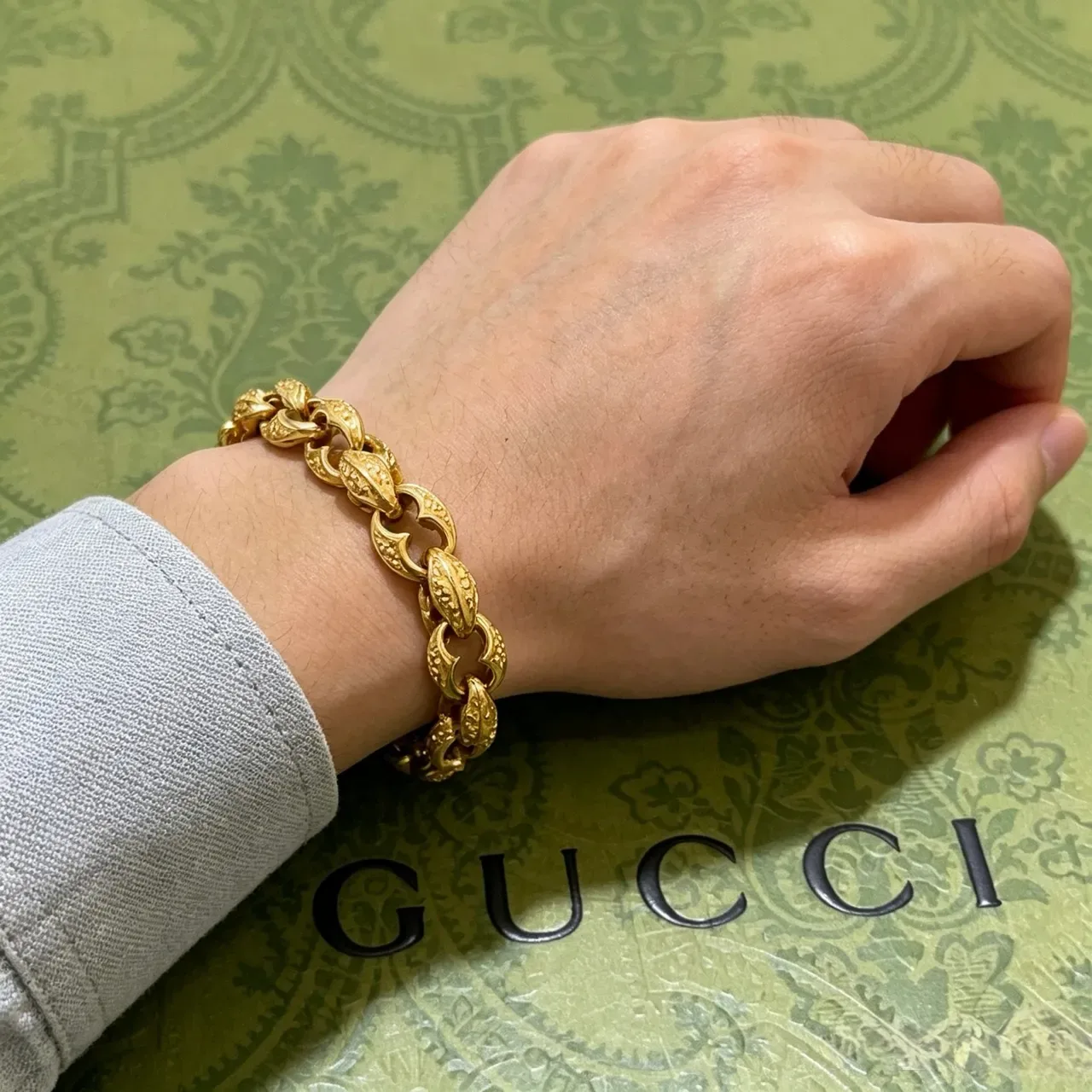 Ornate Leaf-Link Gold-Tone Chunky Chain Bracelet 9