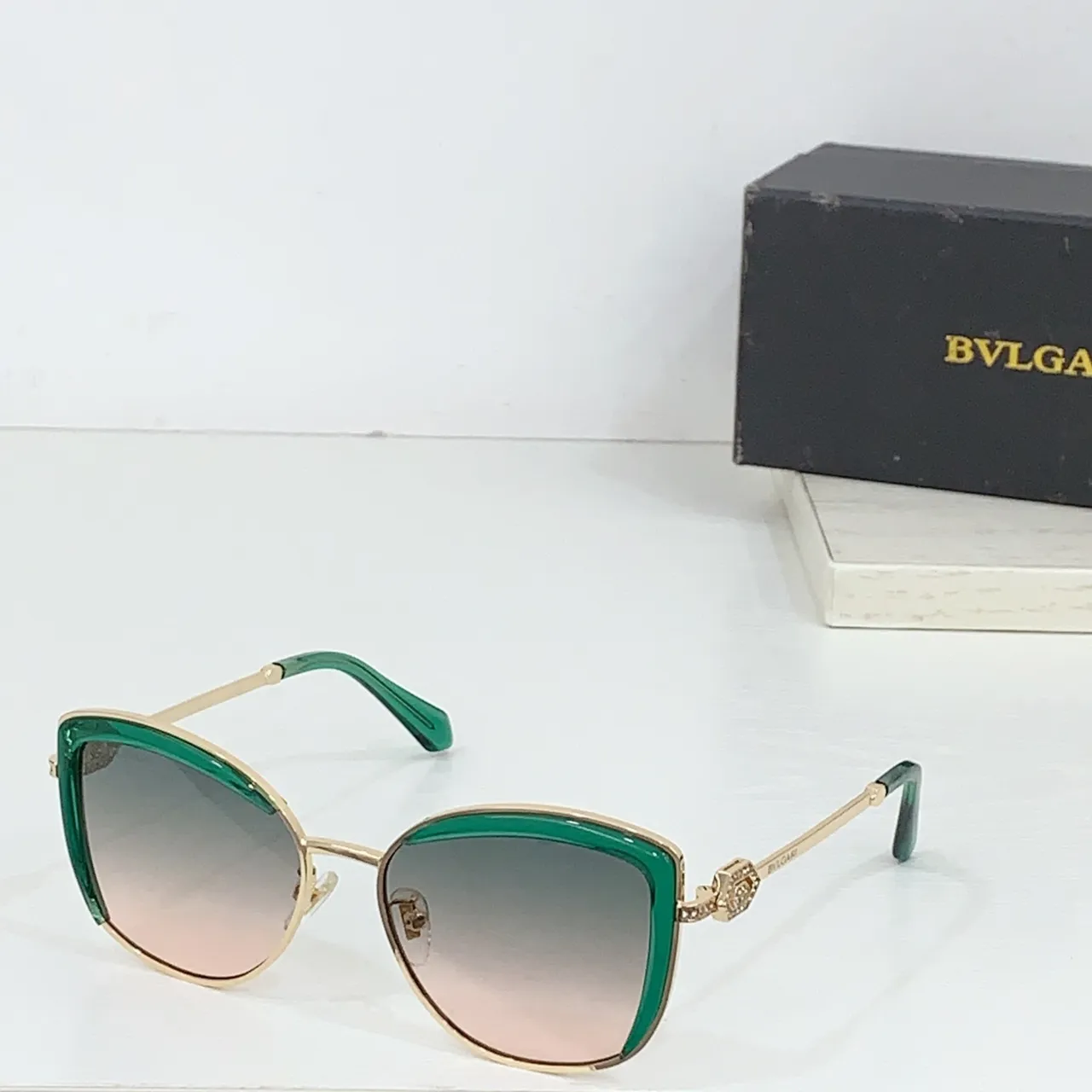Oversized Metal Cat-Eye Gradient Tinted Sunglasses 4