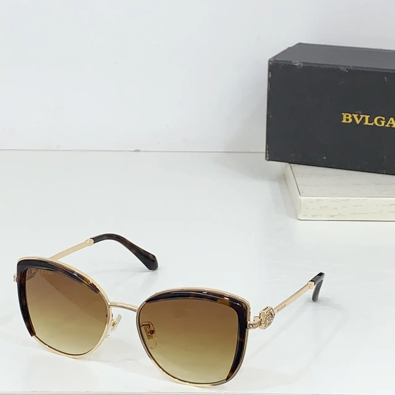 Oversized Metal Cat-Eye Gradient Tinted Sunglasses 6