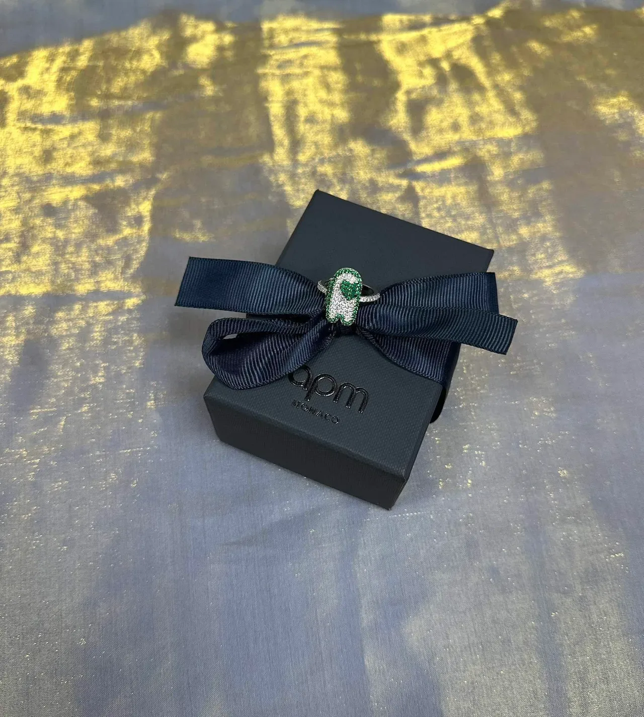 Pavé-Set Green and White Gemstone Heart Motif Ring 6