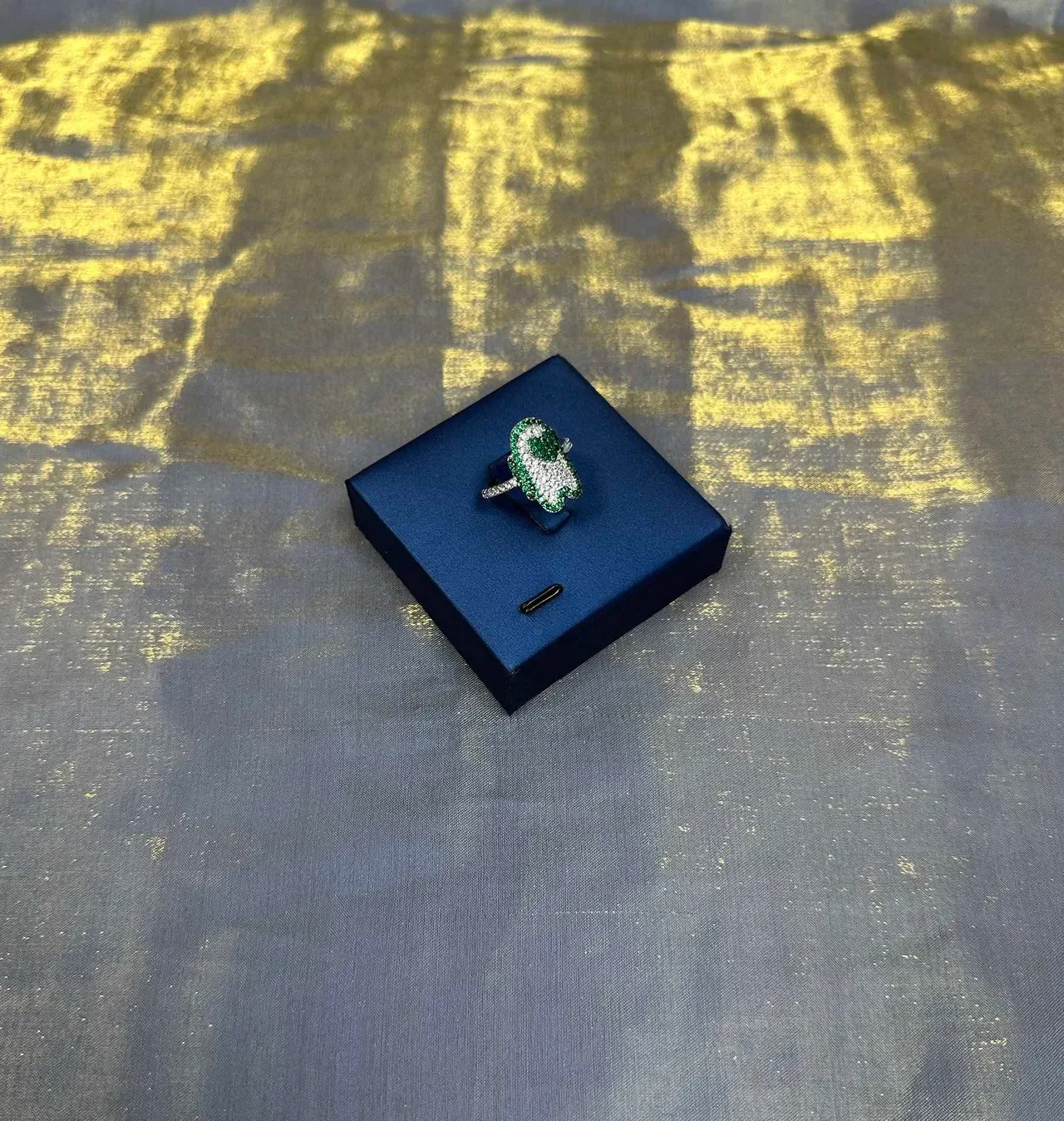 Pavé-Set Green and White Gemstone Heart Motif Ring 9