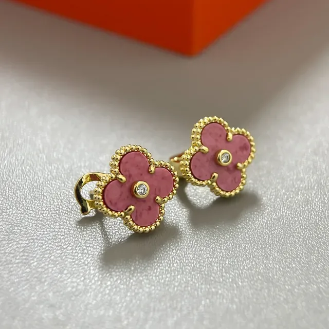Pink Gold Four-Petal Flower Motif Enamel Inlay Bracelet 2