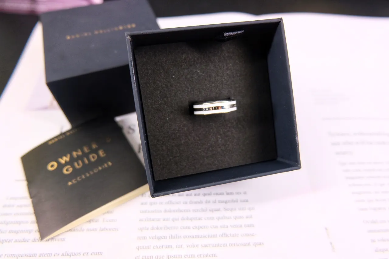 Polished Silver-Tone Engraved Band Ring 4