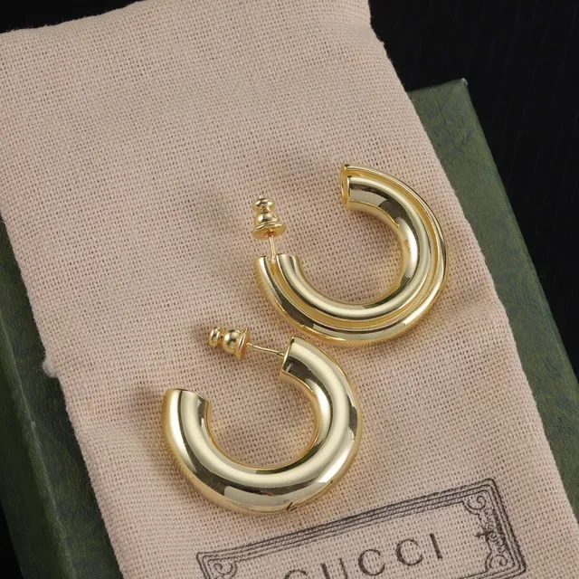 Polished Thick Tubular C-Shaped Gold Hoop Earrings 3