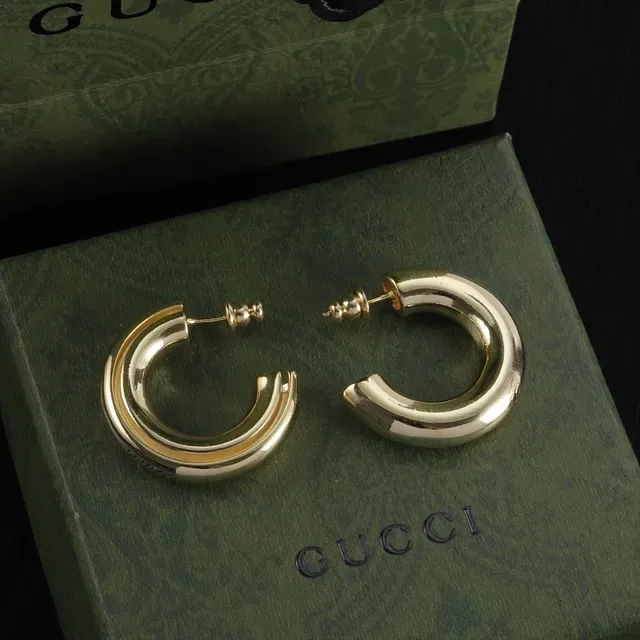 Polished Thick Tubular C-Shaped Gold Hoop Earrings 4
