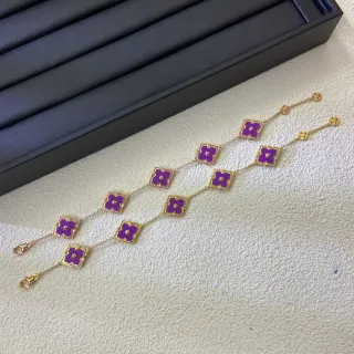Pulsera de cadena de oro púrpura con charms florales de esmalte