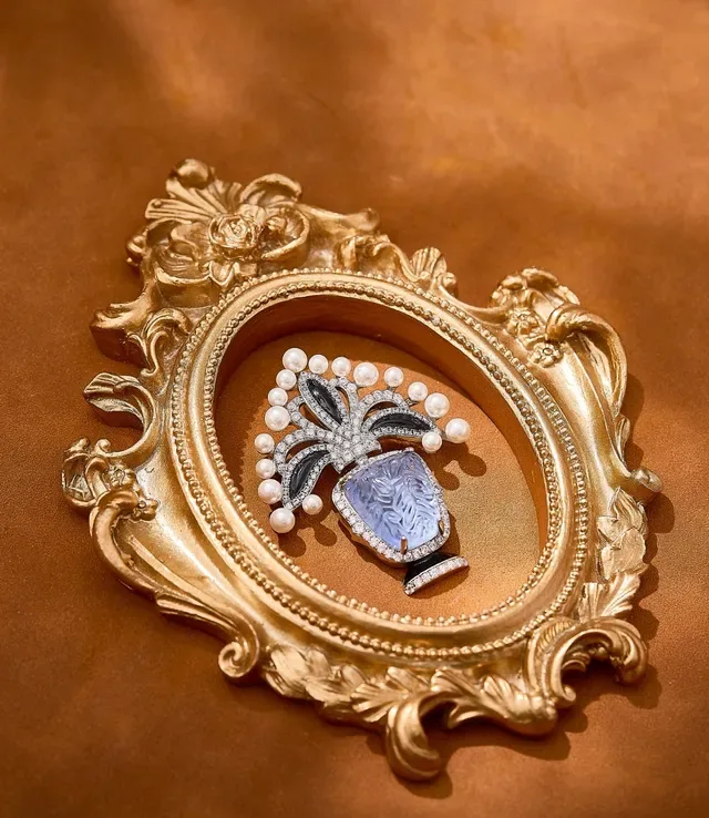 Purple White Carved Lavender Stone Pearl Halo Brooch 3
