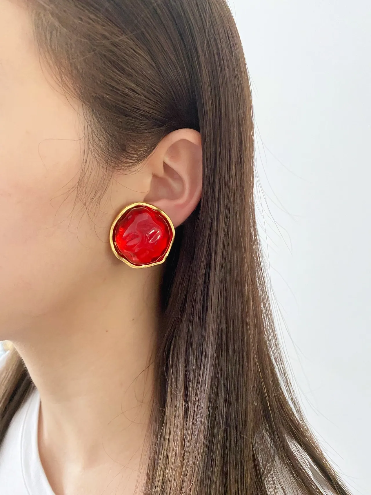 Red and Green Sculpted Resin Dome Stud Earrings 2