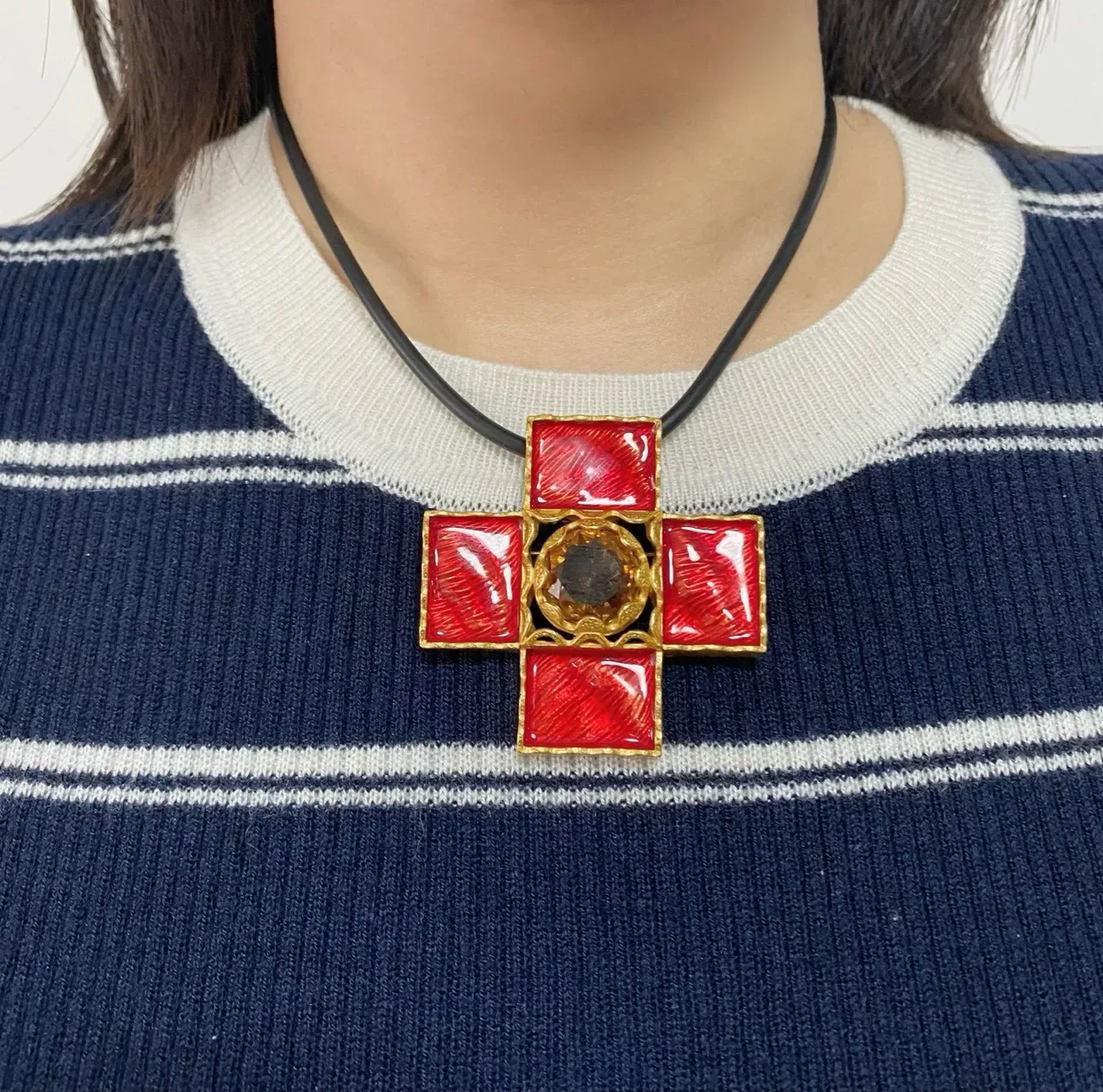 Red Blue Cross-Shaped Enamel-Set Brooch 4