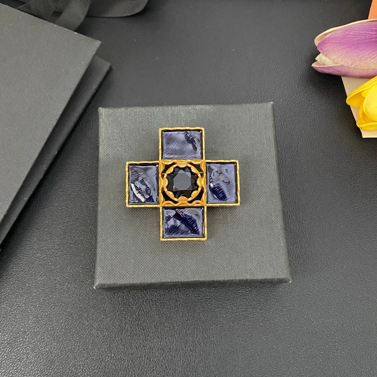 Red Blue Cross-Shaped Enamel-Set Brooch 6