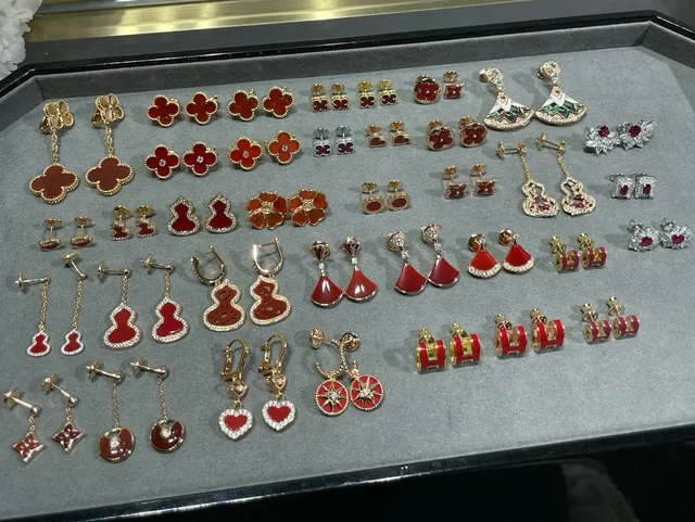 Red Gold Chain Enamel Pendants Necklace 4