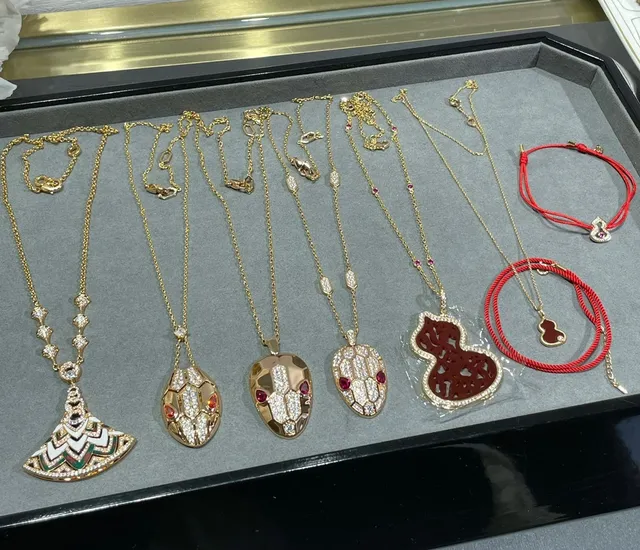 Red Gold Chain Enamel Pendants Necklace 5