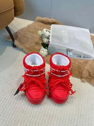 Red Moon Boot-Style Insulated Snow Boots 9