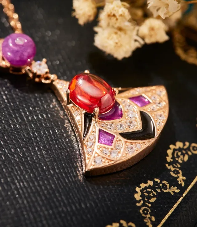 Red Purple Fan-Shaped Pendant Cabochon Gemstones Necklace 2