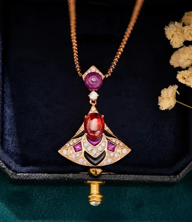 Red Purple Fan-Shaped Pendant Cabochon Gemstones Necklace 3