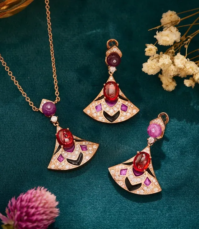 Red Purple Fan-Shaped Pendant Cabochon Gemstones Necklace 6