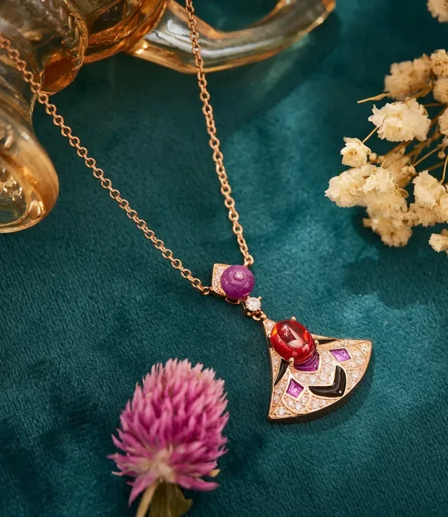 Red Purple Fan-Shaped Pendant Cabochon Gemstones Necklace 7