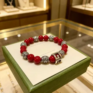 Bracelete de contas vermelho e prata brilhante estilo ágata