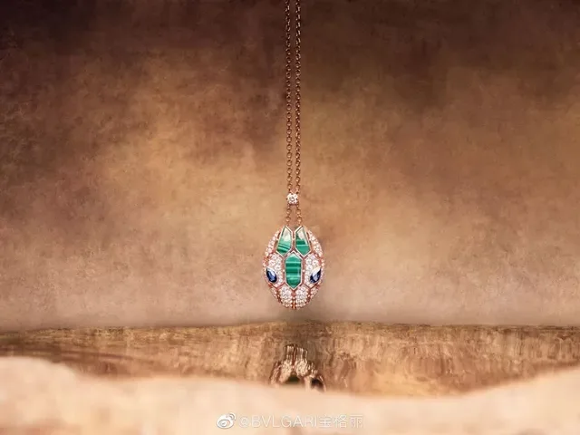 玫瑰金孔雀石水晶龟壳吊坠项链 5