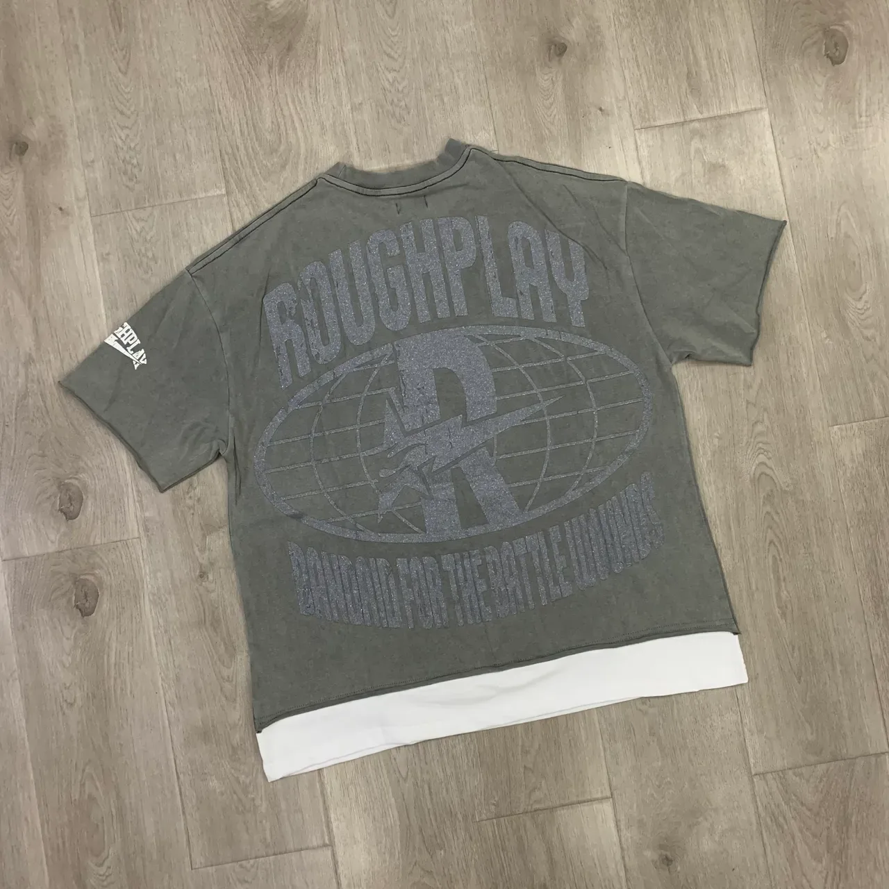ROUGH Rough Play Graphic Print Olive Gray T-Shirt 5