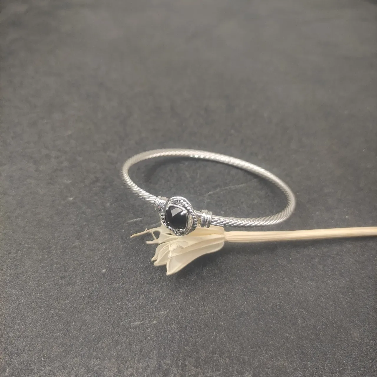 Silver Black Twisted Cable Construction Faceted Stone Bezel Bracelet 9