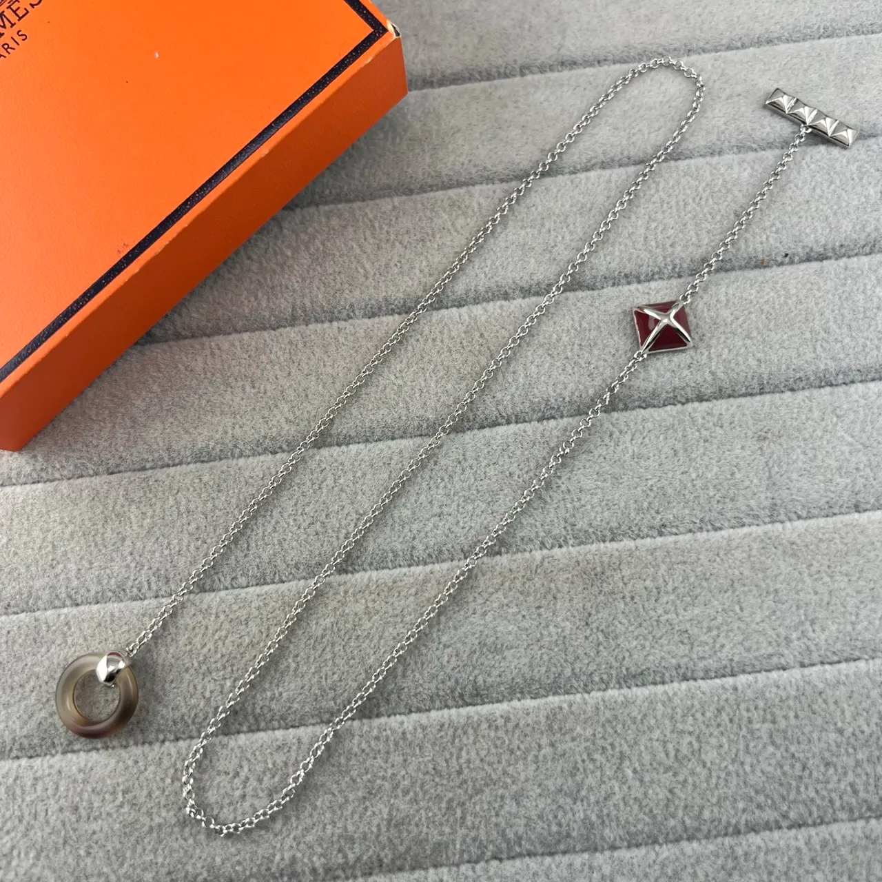 Silver Brown Chain Studded Bar Pendant Necklace 3