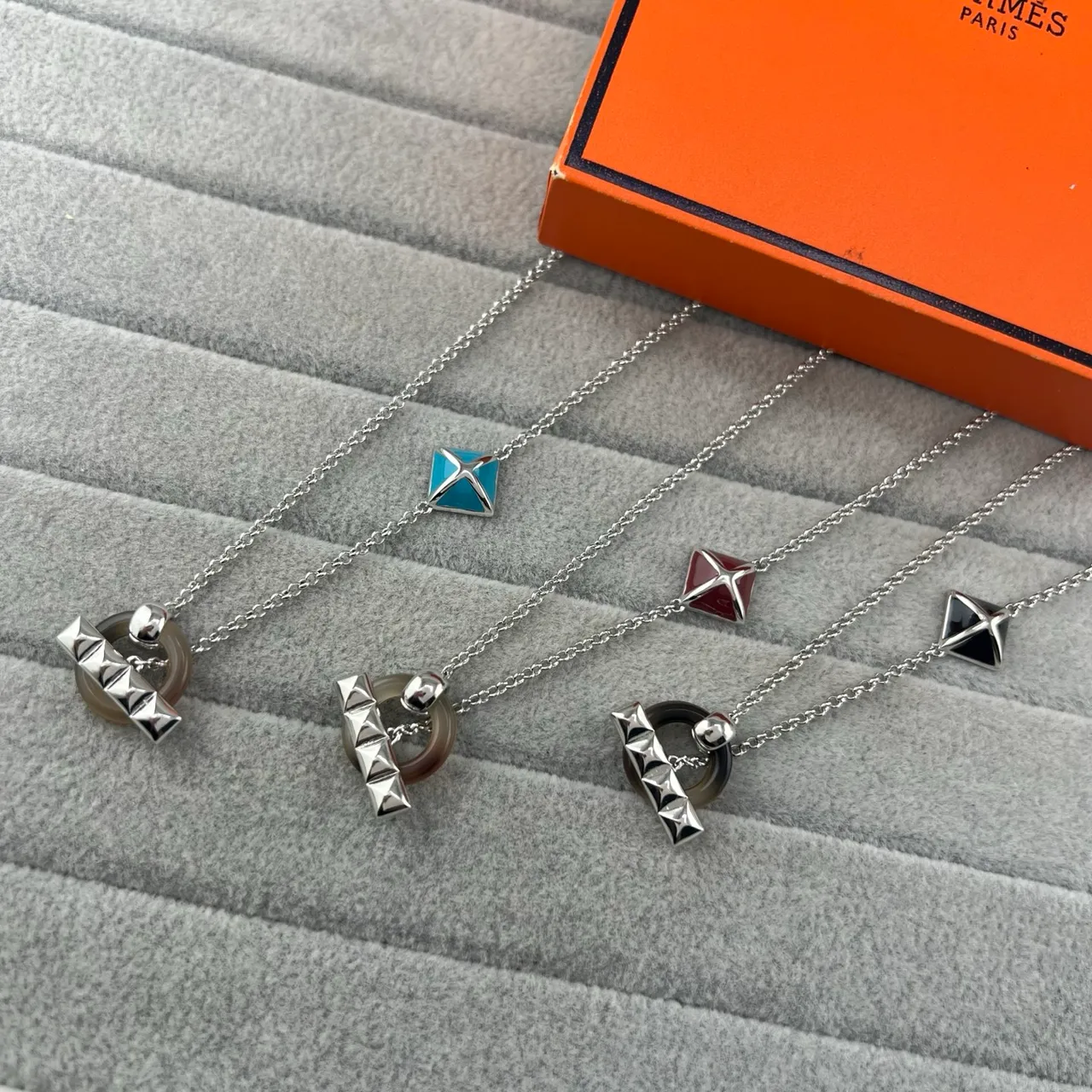 Silver Brown Chain Studded Bar Pendant Necklace 6