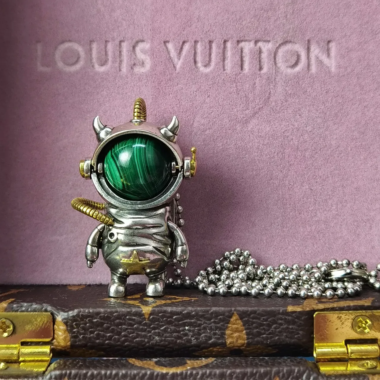 Silver Gold Astronaut-Shaped Pendant Gemstone Visor Necklace 2
